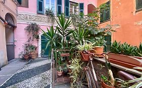 CasaViva-Trilocale a due passi dal mare a Camogli